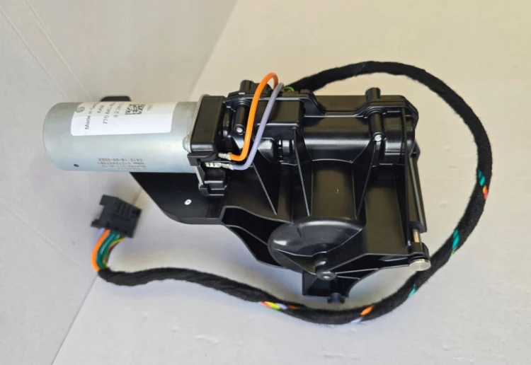 DOMYKANIE DRZWI DOCIĄG SOFT CLOSE VW MULTIVAN T7 7T0843459C OEM