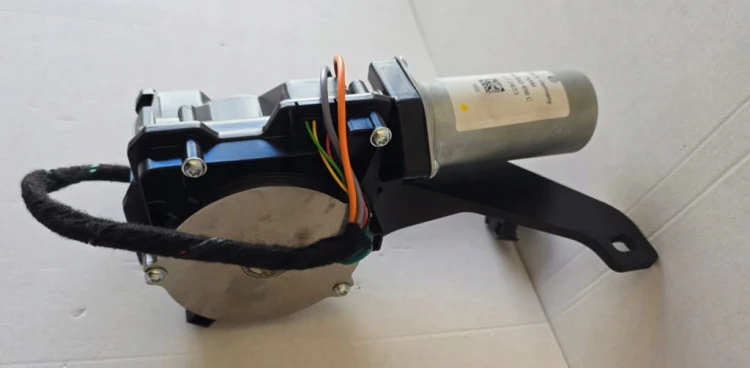 DOMYKANIE DRZWI DOCIĄG SOFT CLOSE VW MULTIVAN T7 7T0843459C OEM