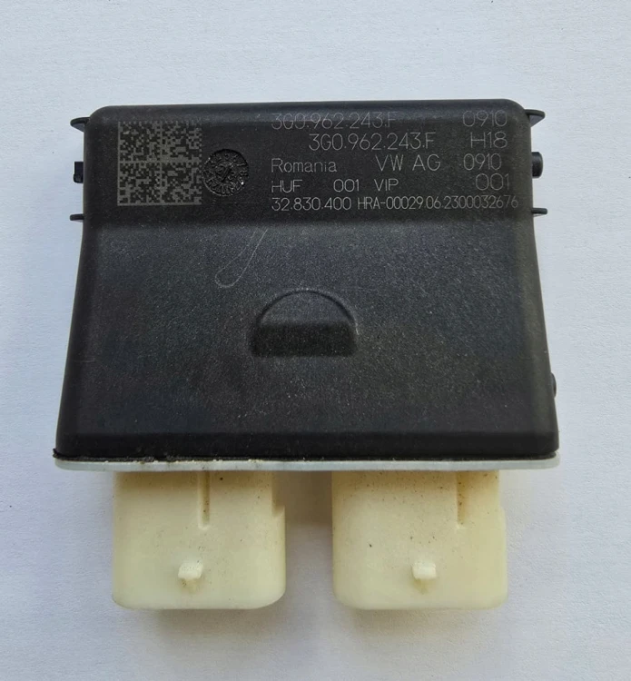 ORYGINALNE VAG OE 3G0962243F STEROWNIK OTWIERANIA POKRYWY TYLNEJ