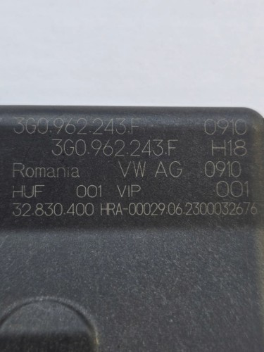 ORYGINALNE VAG OE 3G0962243F STEROWNIK OTWIERANIA POKRYWY TYLNEJ