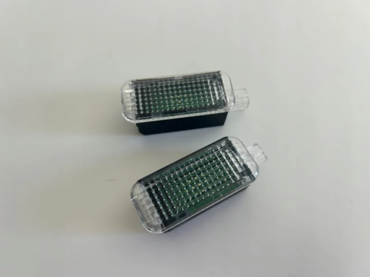 AUDI VW SKODA SEAT PORSCHE LAMPKA OŚWIETLENIE WNĘTRZA 4E0947415 ORYGINAŁ