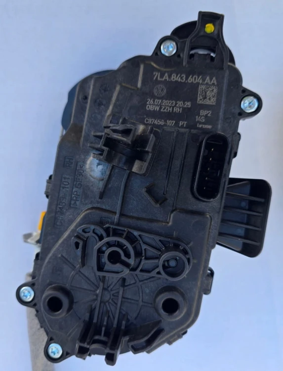T7 MULTIVAN ZAMEK DOCIĄG DRZWI PRZESUWNYCH PRAWA 7T0843746D 7LA843604AA