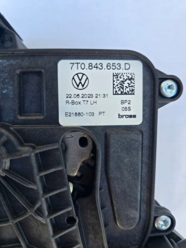 T7 MULTIVAN ZAMEK DOCIĄG DRZWI PRZESUWNYCH LEWYCH 7T0843745D 7LA843603AA