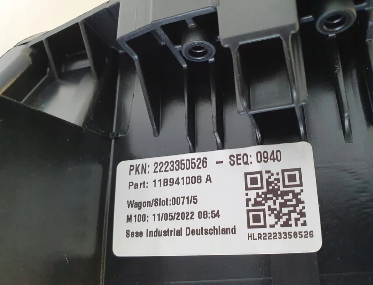 ID.4 LAMPA PRZÓD PRAWA LED 11B941006A