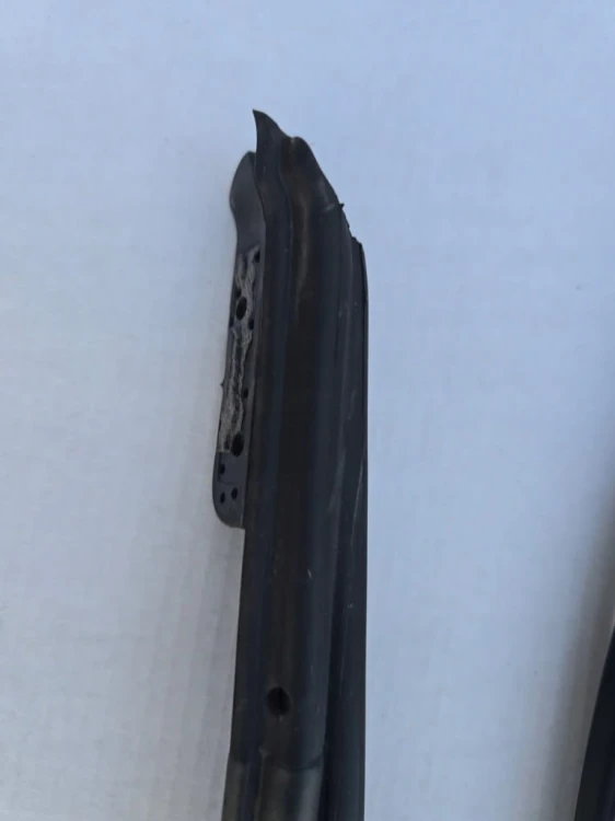 VW T7 USZCZELKA DRZWI PRAWE PRZESUWNYCH Z CZUJNIKIEM COFANIA 7T0843786H