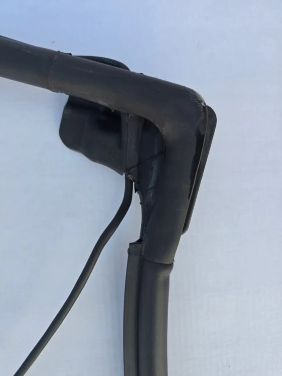 VW T7 USZCZELKA DRZWI LEWE PRZESUWNYCH Z CZUJNIKIEM COFANIA 7T0843785H