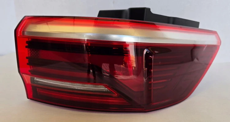 VW Transporter Multivan T7 LAMPA PRAWA TYŁ LED 7T0945096E