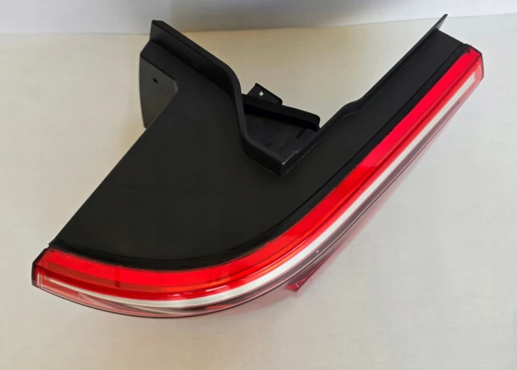 VW Transporter Multivan T7 LAMPA PRAWA TYŁ LED 7T0945096E