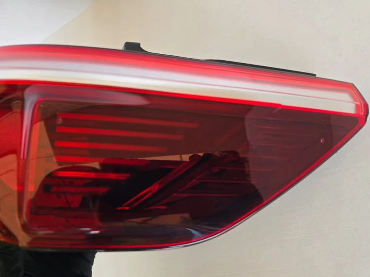 VW Transporter Multivan T7 LAMPA PRAWA TYŁ LED 7T0945096E