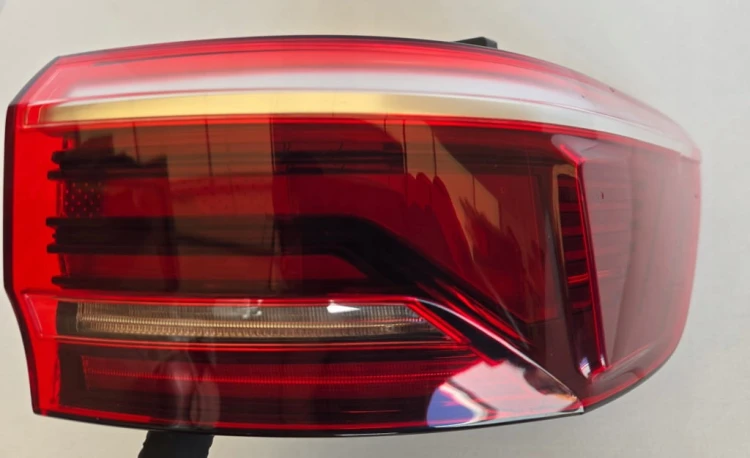 VW Transporter Multivan T7 LAMPA PRAWA TYŁ LED 7T0945096E