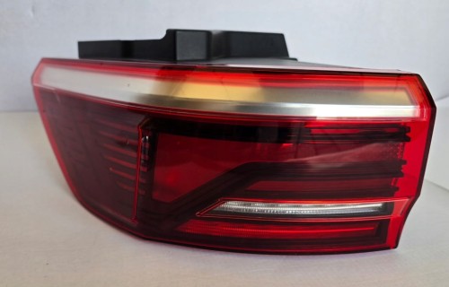 VW Transporter Multivan T7 LAMPA LEWA TYŁ LED 7T0945095E