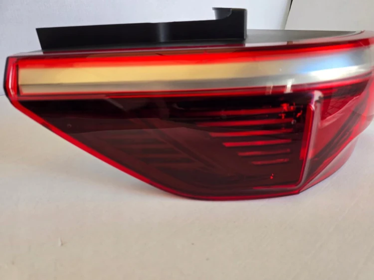 VW Transporter Multivan T7 LAMPA LEWA TYŁ LED 7T0945095E