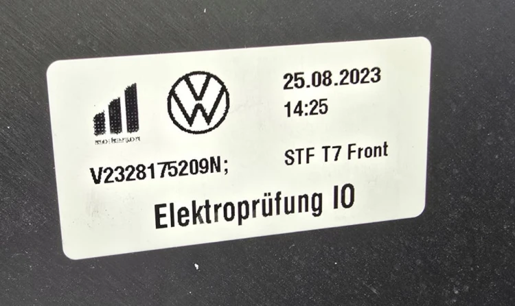 ZDERZAK PRZÓD Volkswagen VW Transporter - Caravelle T7 PDC4 7T0807221C LA7C