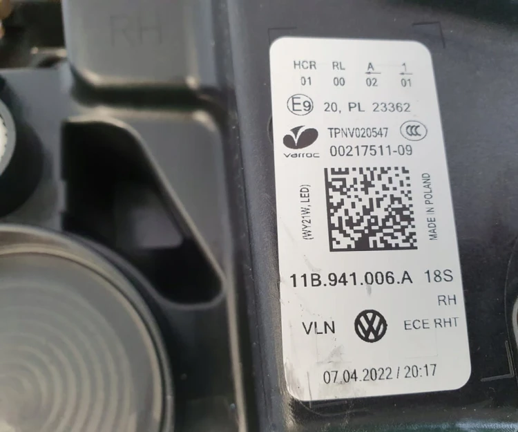 ID.4 LAMPA PRZÓD PRAWA LED 11B941006A