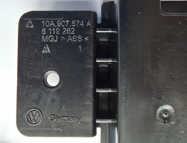 VW ID4 ID.4 UCHWYT RADARU ZDERZAK PRZÓD 10A907574A