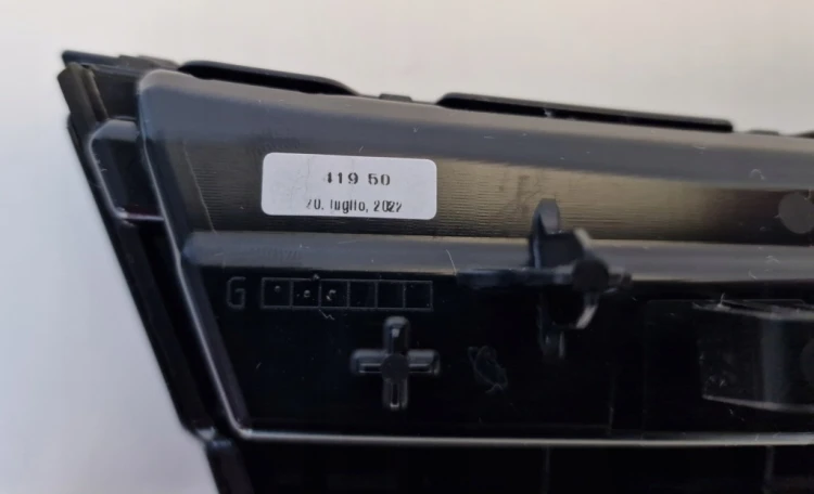 ID.4 LISTWA GRILL LEWY PRZÓD 11A853719