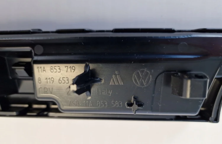 ID.4 LISTWA GRILL LEWY PRZÓD 11A853719