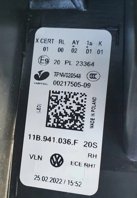 ID.4 LAMPA PRZÓD PRAWA IQ.LIG FULL LED 11B941036F