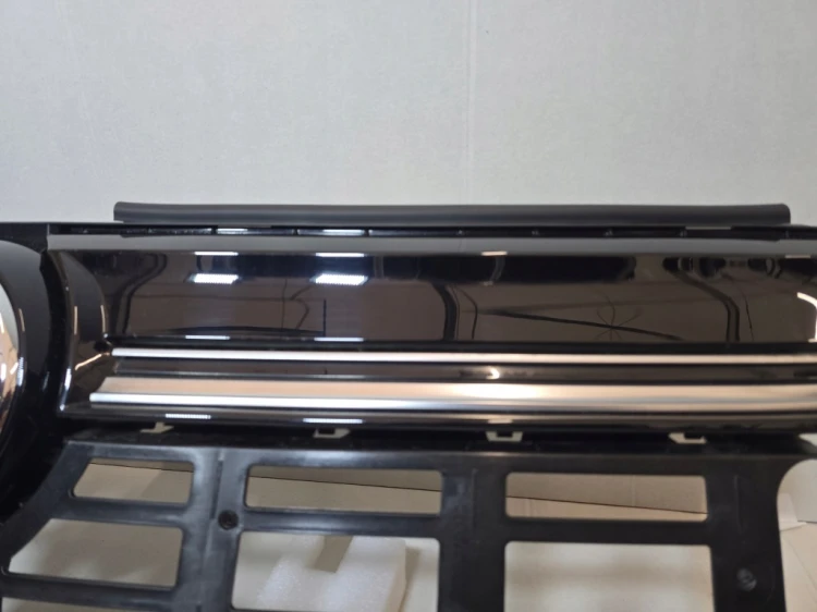 GRILL ATRAPA 7T0807985 7T0807381D VW T7 MULTIVAN 3CN853601D ZNACZEK