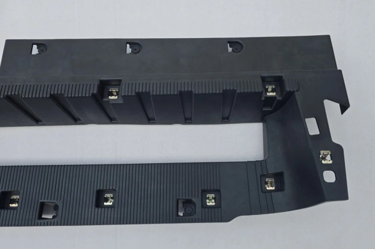 VW T7 MULTIVAN 7T0 MOCOWANIE STOPNIA PODNÓŻKA KRÓTKI STRONA PRAWA 7T0864294