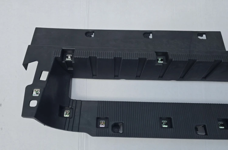 VW T7 MULTIVAN 7T0 MOCOWANIE STOPNIA PODNÓŻKA KRÓTKI STRONA LEWA 7T0864293