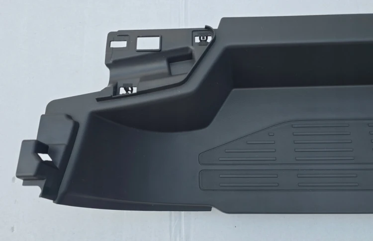VW T7 MULTIVAN 7T0 OSŁONA STOPIEŃ PODNÓŻEK KRÓTKI STRONA PRAWA 7T0863736C