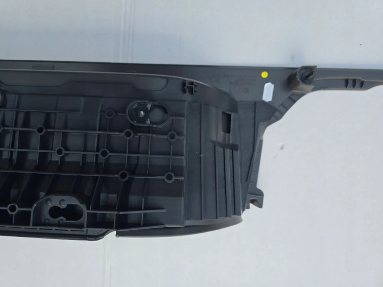 VW T7 MULTIVAN 7T0 LONG OSŁONA STOPIEŃ PODNÓŻEK STRONA PRAWA 7T0863726C