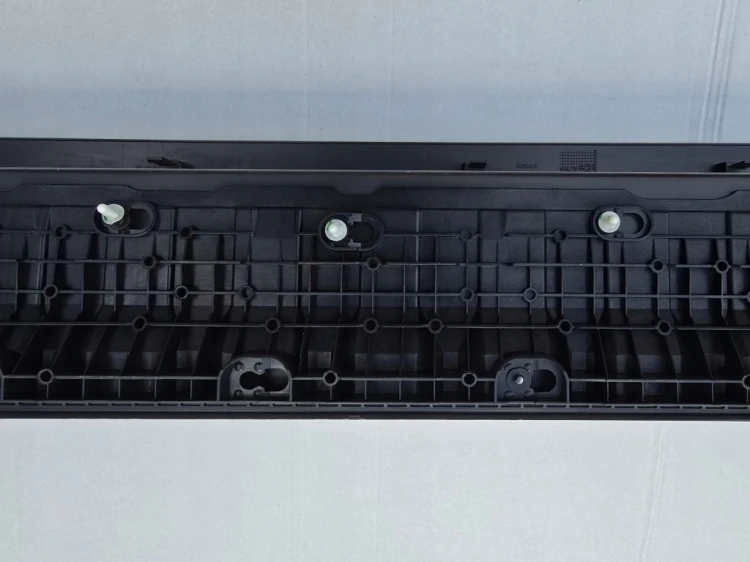 VW T7 MULTIVAN 7T0 LONG OSŁONA STOPIEŃ PODNÓŻEK STRONA PRAWA 7T0863726C