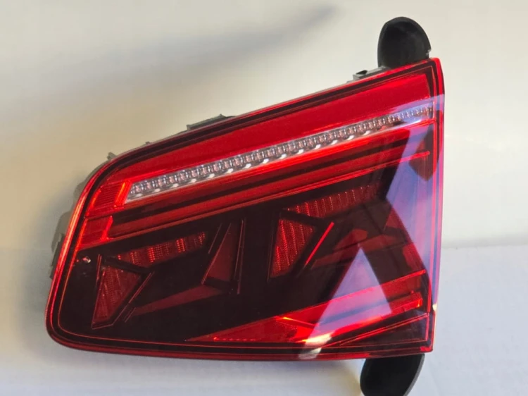 VW PASSAT B8 SEDAN LAMPA TYŁ PRAWA LED 3G5945308F