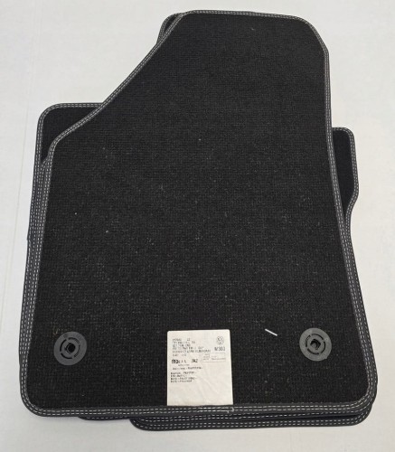 NOWE OEM. VW TOURAN DYWANIKI WELUROWE 1T1863011L
