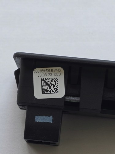 VOKSWAGEN SKODA SEAT AUDI PRZYCISK OTWIERANIA KLAPY BAGŻNIKA 3G0959831B WHS