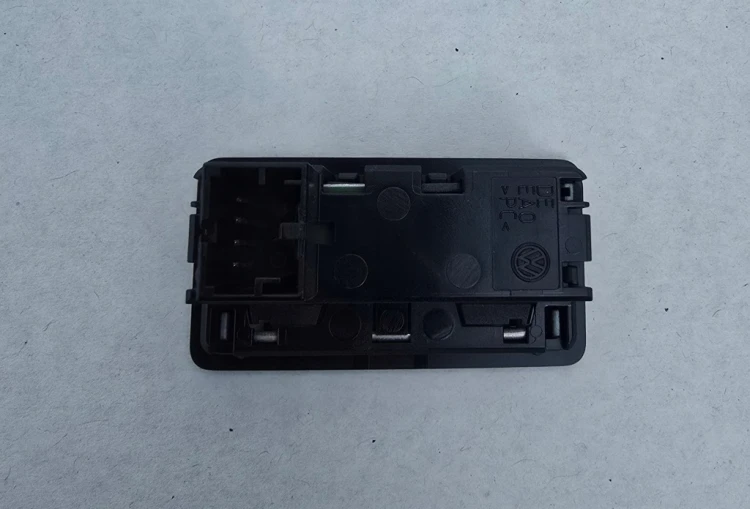 VOKSWAGEN SKODA SEAT AUDI PRZYCISK OTWIERANIA KLAPY BAGŻNIKA 3G0959831B WHS