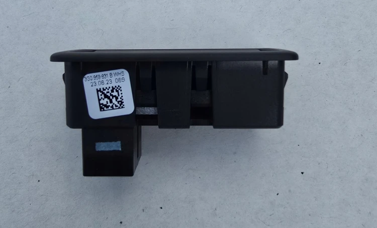 VOKSWAGEN SKODA SEAT AUDI PRZYCISK OTWIERANIA KLAPY BAGŻNIKA 3G0959831B WHS