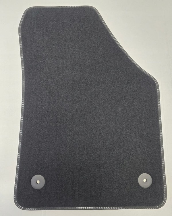 NOWE OEM. VW TOURAN DYWANIKI WELUROWE 1T1863011L