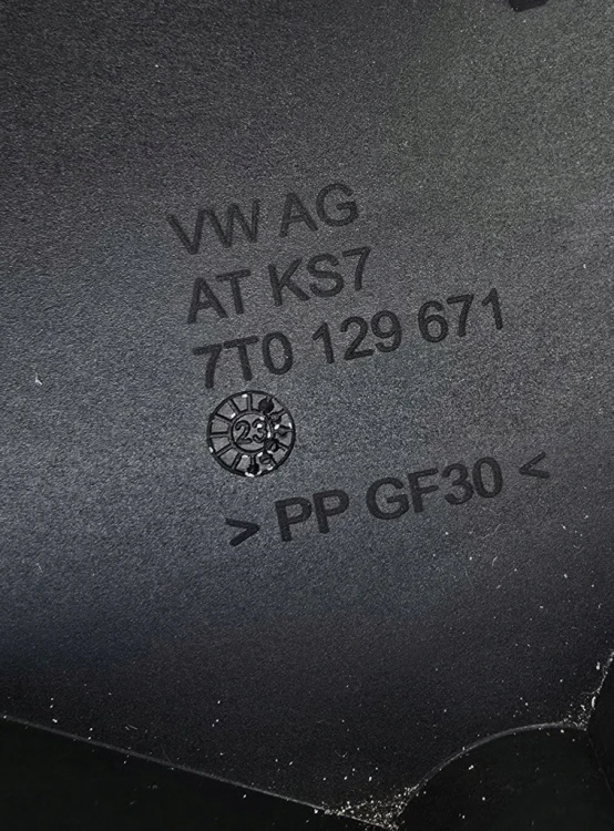 MOCOWANIE PODSTAWA FILTRA POWIETRZA 7T0129671 VW MULTIVAN T7 TRANSPORTER