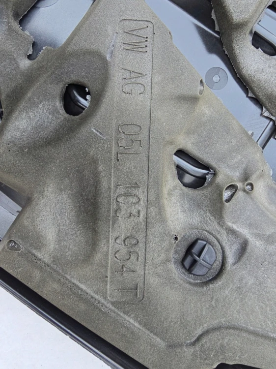 VW AUDI SEAT SKODA 2.0 TDI POKRYWA OSŁONA SILNIK 05L103925F 05L103954T