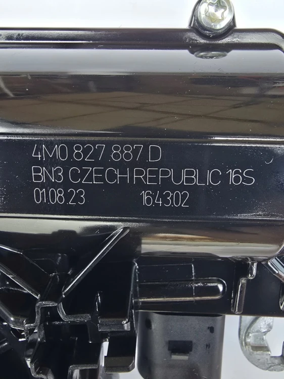 T7 MULTIVAN TRANSPORTER ZAMEK DOCIĄG KLAPY BAGAŻNIKA 5TA827506D 4M0827887D