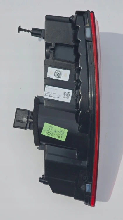 VW T7 MULTIVAN TRANSPORTER LAMPA LED LEWY TYŁ W KLAPĘ 7T0945093B