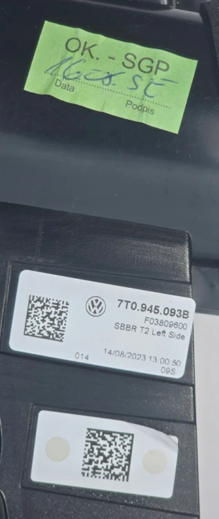 VW T7 MULTIVAN TRANSPORTER LAMPA LED LEWY TYŁ W KLAPĘ 7T0945093B