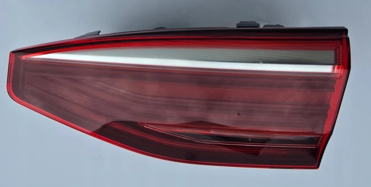 VW T7 MULTIVAN TRANSPORTER LAMPA LED PRAWY TYŁ W KLAPĘ 7T0945094B
