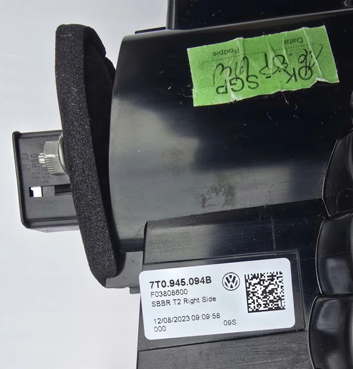 VW T7 MULTIVAN TRANSPORTER LAMPA LED PRAWY TYŁ W KLAPĘ 7T0945094B