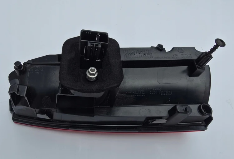 VW T7 MULTIVAN TRANSPORTER LAMPA LED PRAWY TYŁ W KLAPĘ 7T0945094B