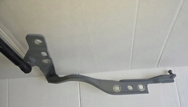 ZAWIAS MASKI PRAWY VW T7 MULTIVAN 7T0823302 SIŁOWNIK 7T0823359D LA7C