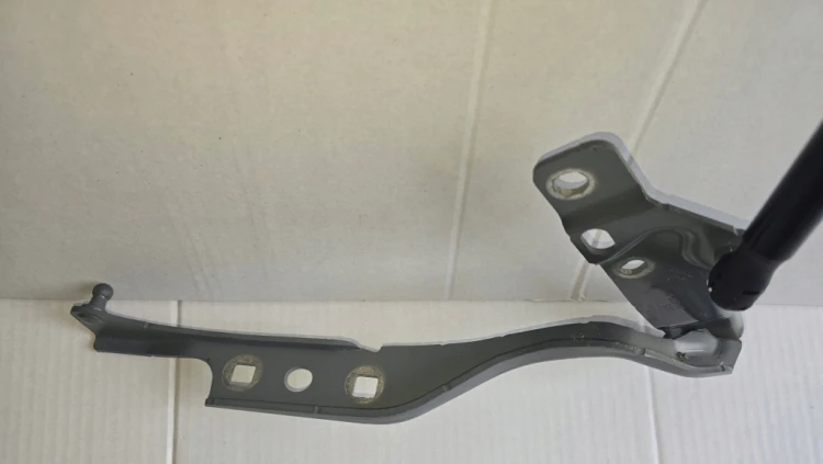 ZAWIAS MASKI LEWY VW T7 MULTIVAN 7T0823301C SIŁOWNIK 7T0823359D LA7C