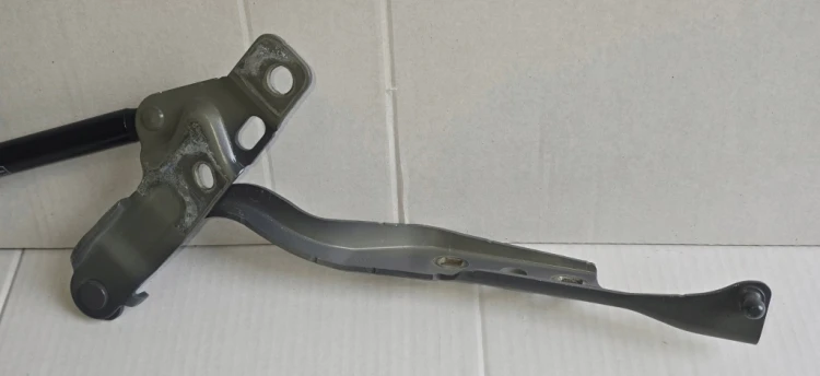 ZAWIAS MASKI LEWY VW T7 MULTIVAN 7T0823301C SIŁOWNIK 7T0823359D LA7C