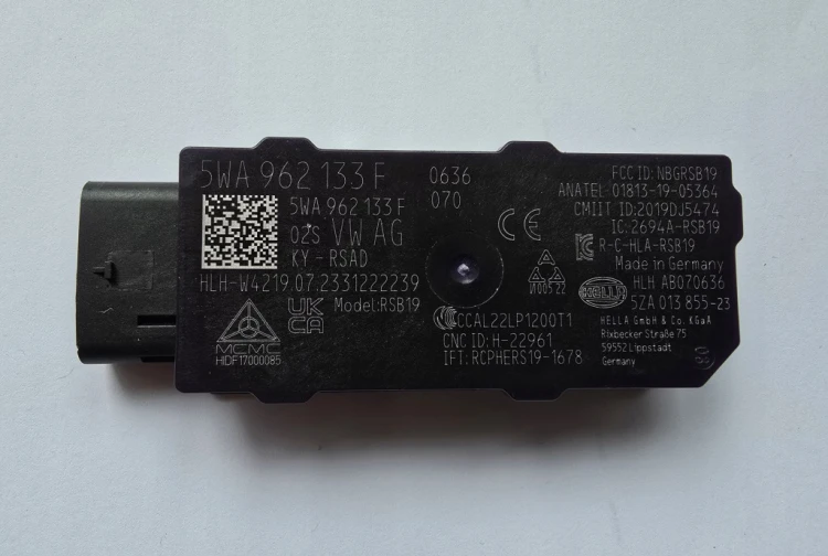 AUDI SEAT SKODA VW WZMACNIACZ ANTENOWY KEYLESS 5WA962133F