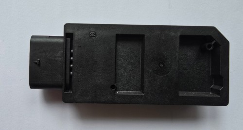 AUDI SEAT SKODA VW WZMACNIACZ ANTENOWY KEYLESS 5WA962133F