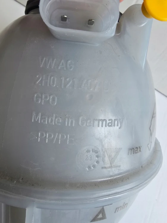 2H0121407D ZBIORNIK WYRÓWNAWCZY PŁYNU CHŁODZĄCEGO VOLKSWAGEN