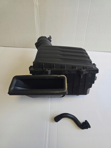 VW OBUDOWA FILTRA POWIETRZA 5QF129601F 5QF129607A 5Q0129620D 05L906461E