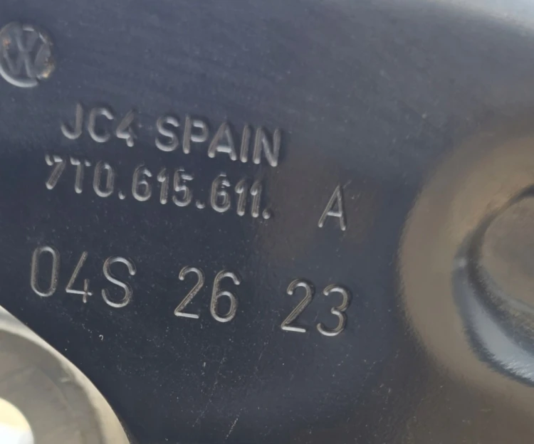 7T0407621A 7T0501414C 7T0501072C ZWROTNICA WAHACZ PRAWY TYŁ OEM VW T7